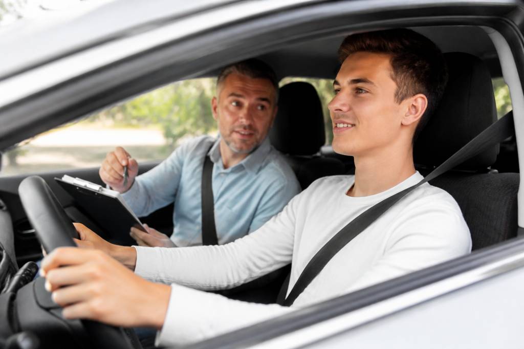 A jeune conducteur : quelles règles respecter après l’obtention du permis ?