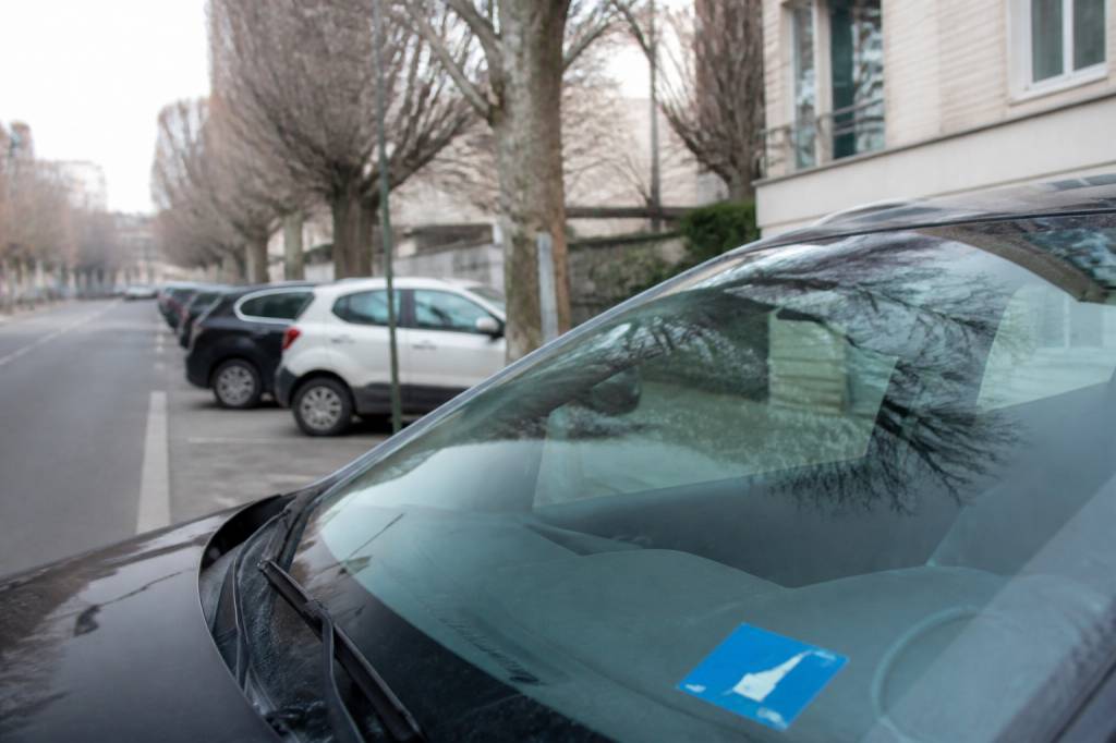 Amende disque bleu : quel montant en cas de stationnement sans disque ?